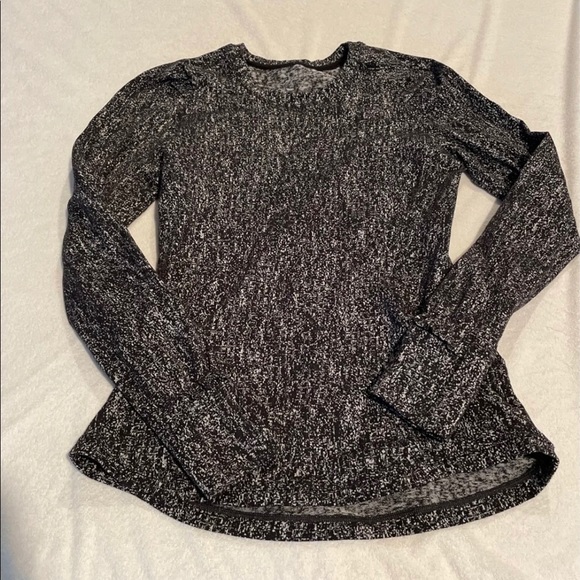 Lululemon extra mile long sleeve - Picture 2 of 10